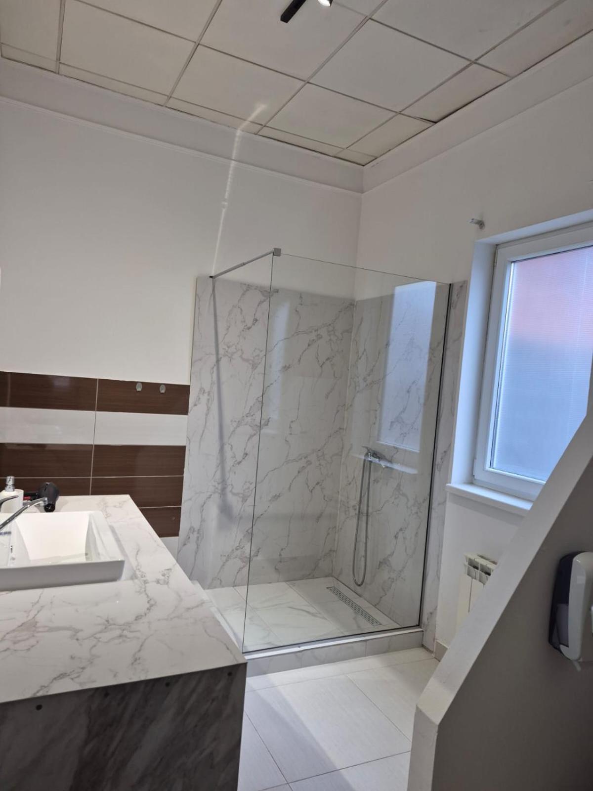 Citadela Suites - Free Parking Sarajevo Room photo